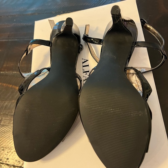 Alfani Black Heels - Picture 3 of 4